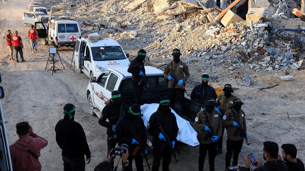 Izrael převzal rakev, ve které je podle Hamásu tělo rukojmího